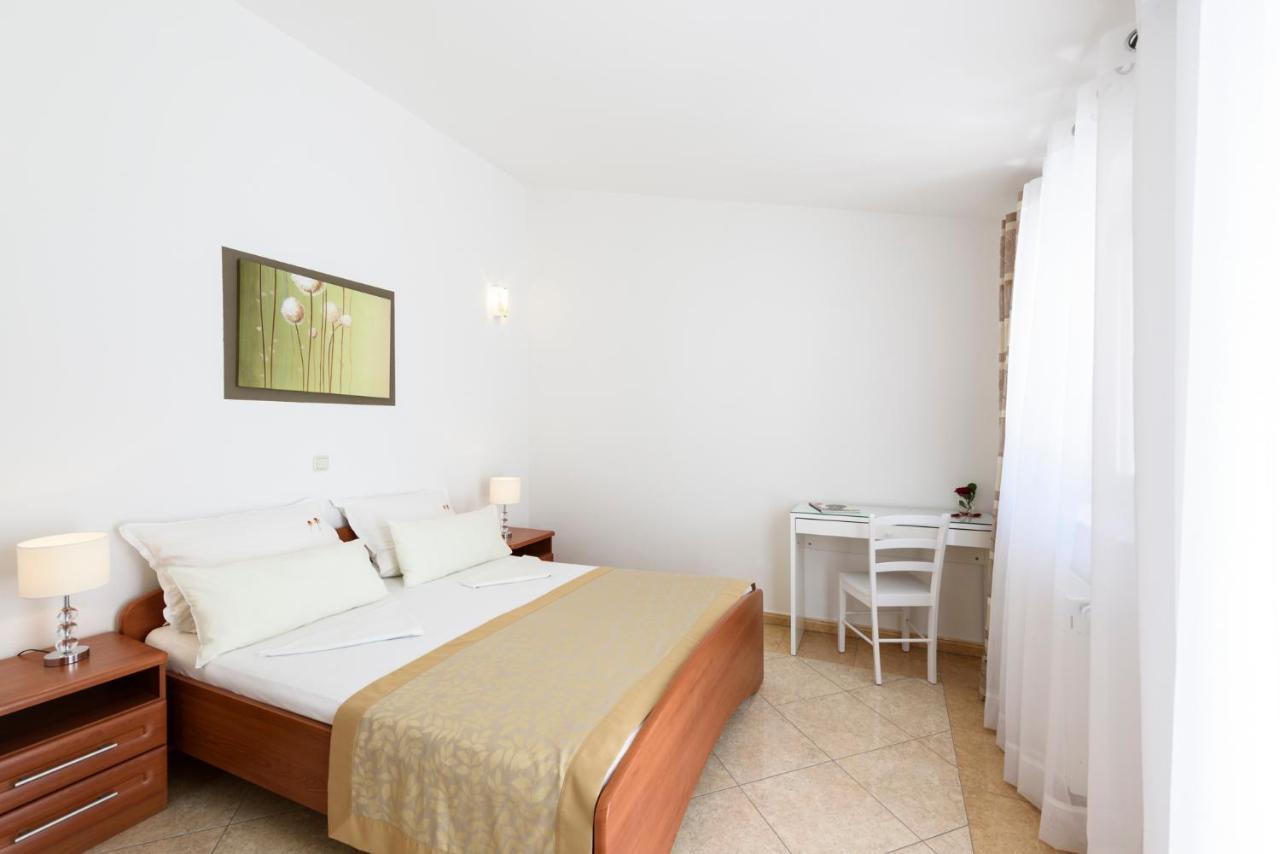 Apartments Kaskada Марина Екстериор снимка